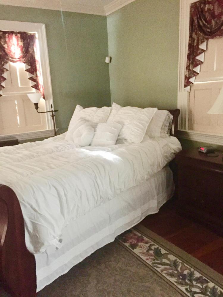 Superior Queen Room interior